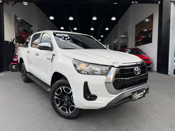 TOYOTA HILUX 2.8 D-4D TURBO DIESEL CD SRV 4X4 AUTOMÁTICO TOYOTA HILUX 2.8 D-4D TURBO DIESEL CD SRV 4X4 AUTOMÁTICO